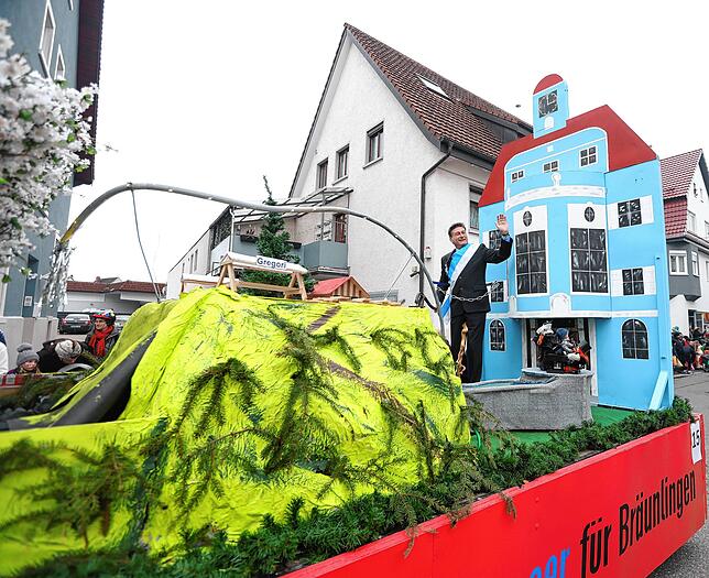 OB Erik Pauly, alias Alexander Bertsch, thematisiert den Bräunlinger Wassernotstand, mit einer direkten Überlandleitung nach Bräunlingen.