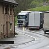 Noch immer quälen sich viele hundert Autos und Lastwagen durch das Nadelöhr B 314 in Grimmelshofen.