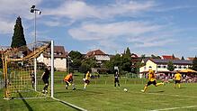 Evgkenii Kononenko vom FC Öhningen erzielt das 5:1.