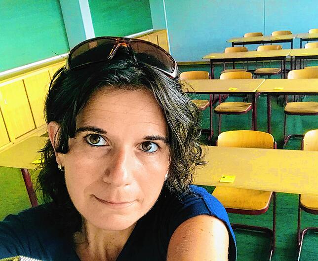 Myriam Müller ist Lehrerin am Deuteberg-Gymnasium in VS-Schwenningen. Auf dem gesamten Schulgelände muss auch sie einen Mundschutz ...