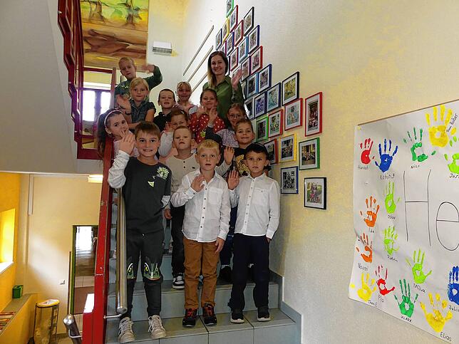 13 Erstklässler sind in der Grundschule Strittmatt eingeschult worden. Klassenlehrerin ist Anna Oldorf.