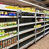 In vielen Supermärkten gibt es hier und da leere Regale. Auch Konserven sind gefragte Ware in diesen Tagen.