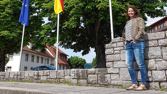 Claudia Nissen auf dem Le-Castellet-Platz in Herrischried.