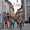 Die Mitglieder der Narro-Altfischerzunft hat die Laufenburger Altstadt mit Wimpeln in den Stadtfarben geschmückt.