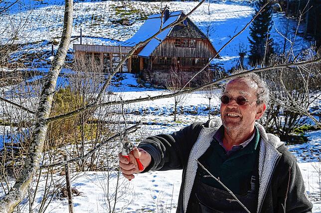 Natur pflegen entspannt: Seit Johannes Probst die Praxisverantwortung an sein Ärzteteam übergeben hat, hat er mehr Freizeit. Die er oft ...