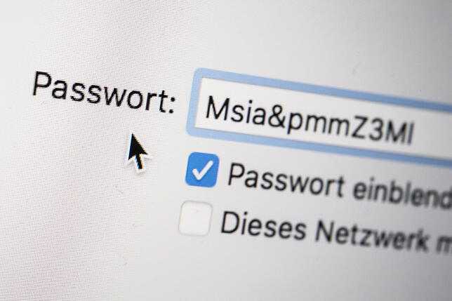 Genau so sollte ein sicheres Passwort aussehen: Möglichst verwirrend. Merken muss man sich das dank Hilfsmitteln nicht.