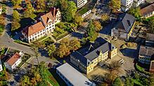 Das Stockacher Amtsgericht von oben. Hier diskutierten Richterin Rebecca Jennike und Theo Rüttinger von der Jugendgerichtshilfe über die ...