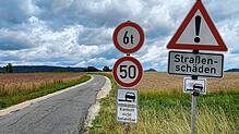 Schilder warnen vor Schäden zwischen  Murbach und Gottmadingen. Foto: Trautmann