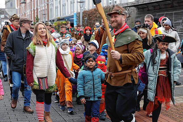 Bild 7: Bilder vom Kindernarrenbaum-Stellen in Radolfzell