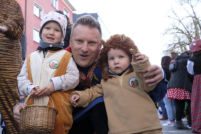 Bild 7: Bilder vom großen Fasnet Samschdig-Umzug der Poppele-Zunft (1)