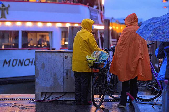 Bild 17: Leinen los fürs Torture Ship: Bilder vom Boarding in Friedrichshafen und Konstanz
