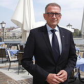 Fielen weitere Parkmöglichkeiten weg, davon ist Thomas Swieca, Direktor des Steigenberger Inselhotels, überzeugt, dann „bleiben ...