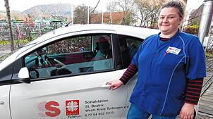 Marina Butschle und weitere Mitarbeiterinnen und Mitarbeiter der Sozialstation werden auch an Weihnachten im Bereich der ambulanten ...