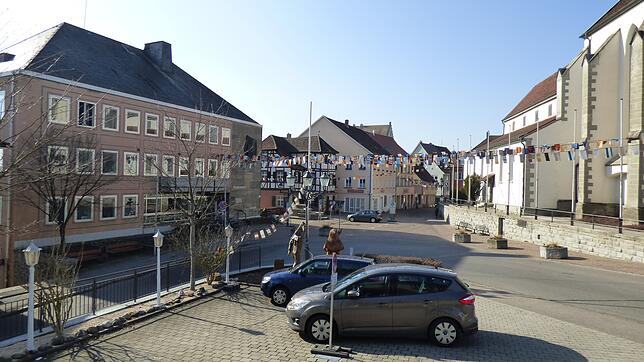 Bei der Umplanung von Rathausareal und Rathaus muss es nun zügig gehen. Am Dienstag wird das Thema im Gemeinderat behandelt.