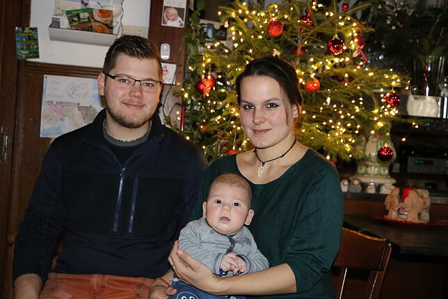 Erste Weihachten mit Kind: Der kleine Lucien ist das größte Glück für Laura Schmelzle und Andreas Eggert. Mit der Verantwortung als ...