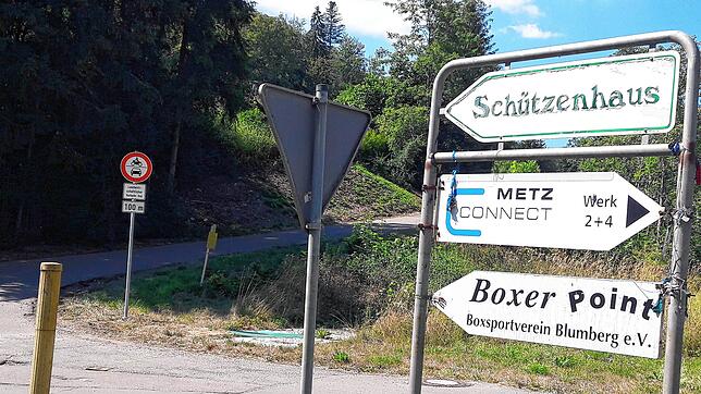 Die Stadt Blumberg hat den Feldweg vom Nordwerk nach Riedböhringen am Donnerstag für den Durchgangsverkehr gesperrt. Das nötige ...
