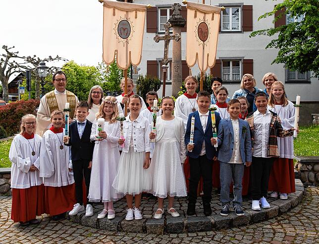 Bild 4: Erstkommunion und Konfirmation in Allensbach und Reichenau: Das sind die Bilder und Namen