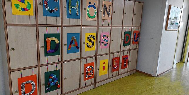 „Schön, dass du da bist“ steht auf den Schränken im Kinderhaus am Salzberg. Noch viel mehr Eltern wünschen sich, dass ihr ...
