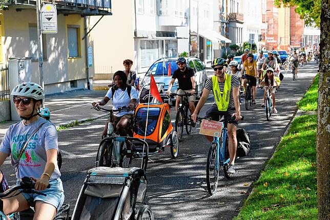 Bild 15: Bilder von der Fahrraddemo in Friedrichshafen