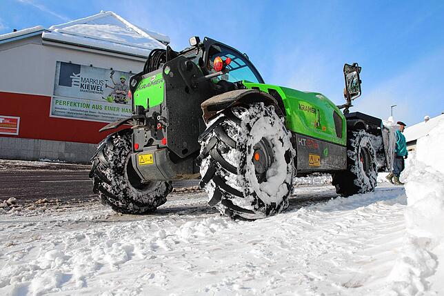 Bild 2: So viel Schnee gab es schon lange nicht mehr: Der Raum Stockach versinkt im weißen Pulver