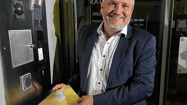 War um Mitternacht am Briefkasten, bekommt dadurch aber doch keinen Vorteil: Martin Staab möchte Oberbürgermeister in Radolfzell bleiben.