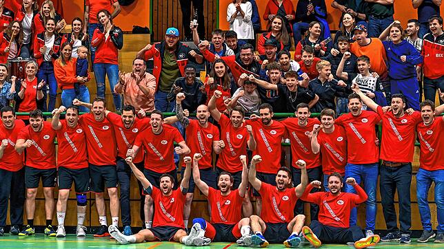 Aufstieg geschafft: Die Handballer des Meßkircher Turnvereins spielen in der kommenden Saison in der Landesliga Süd. In Salem, wo dieses ...