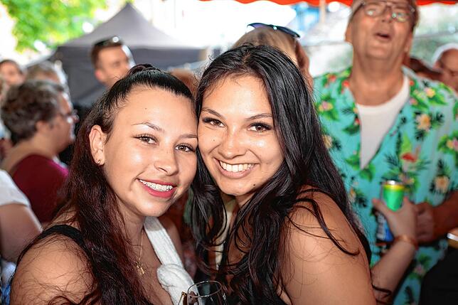 Bild 18: Bilder vom Weinfest Konstanz 2024: Feiern auf dem Stephansplatz