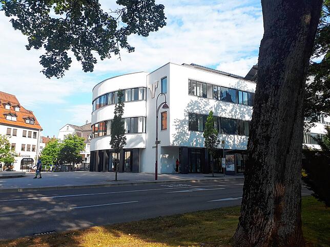 Die Volksbank Villingen. Seit der Fusion mit Offenburg 2020 einer von zwei Hauptsitzen des neu zusammengefügten Instituts. Bild: Norbert ...
