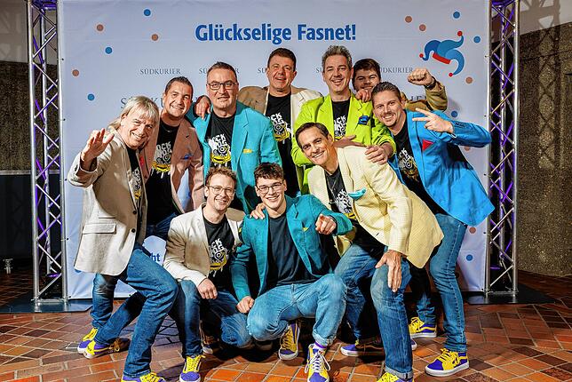 Bild 13: Die Narren im Konzil an der SÜDKURIER-VIP-Wand (Teil 1)