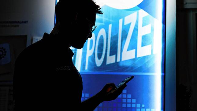 Die Polizei und andere Sicherheitsbehörden haben den digitalen Raum im Auge. Doch es fehlen Mittel, um diesen zu überwachen und reale ...