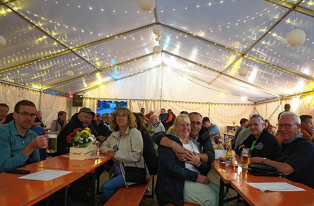 Bild 1: Aichen feiert das 48. Dorffest - so bunt war das Fest der Aichener Vereine