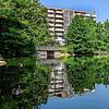 Das frühere Hotel Landerer am Ziegeleiweiher in der Singener Nordstadt. Das marode Gebäude soll durch eine neue Anlage ersetzt werden.
