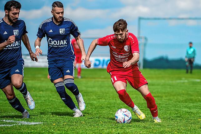 Bild 36: FC Schlüchttal gewinnt Spitzenspiel gegen SV Blau-Weiß Murg mit 2:1 &ndash; und wir haben Bilder!