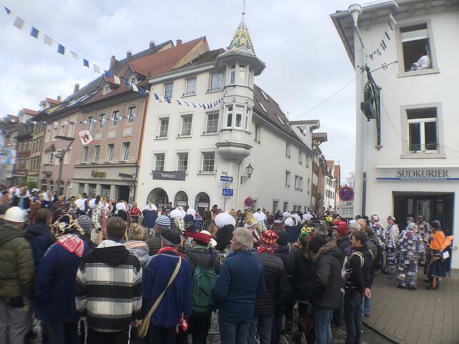 Bild 4: LIVE-BLOG zum Nachlesen &ndash; Bilder, Videos, Zünfte: So närrisch war die Fastnacht im SÜDKURIER-Stüble
