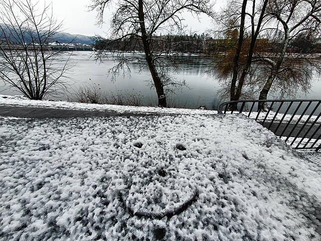Schnee in Bad Säckingen zaubert so manches Lächeln auf die Lippen