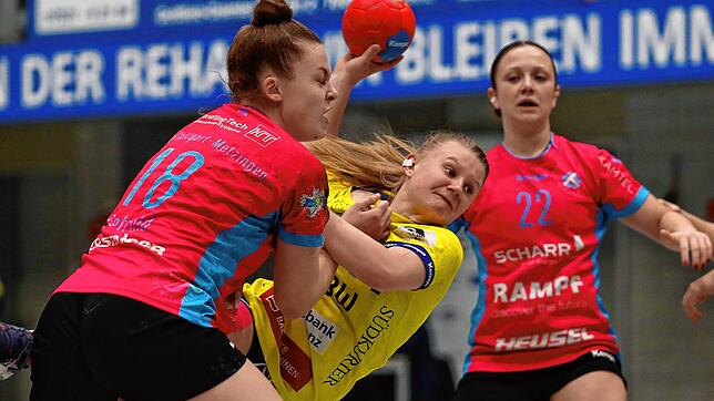 In die Zange genommen wurde die Allensbacherin Katja Allgaier gegen die HSG Stuttgart Metzingen.