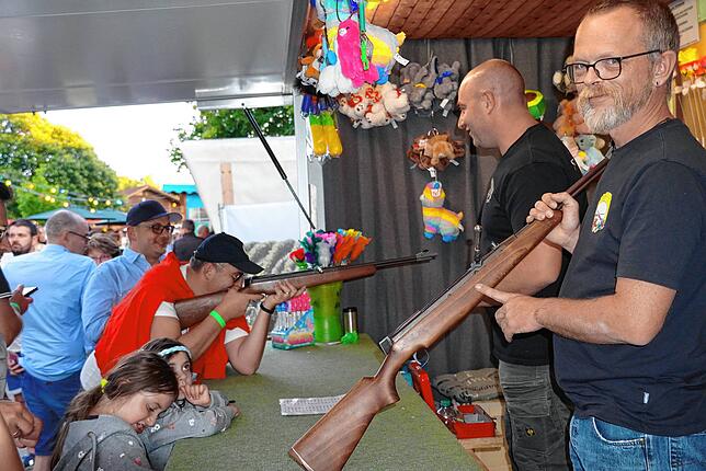 Bild 1: Hunderte Besucher genossen das 52. Bermatinger Weinfest