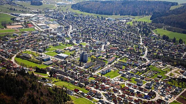 In der Blumberger Kernstadt, die das Luftbild von Mai 2016 zeigt, wurden die Bodenrichtwerte zum Teil um bis zu 50 Prozent erhöht. ...