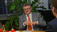 Oberbürgermeister Andreas Brand im Gespräch mit dem Häfler Chefreporter, Benjamin Schmidt.