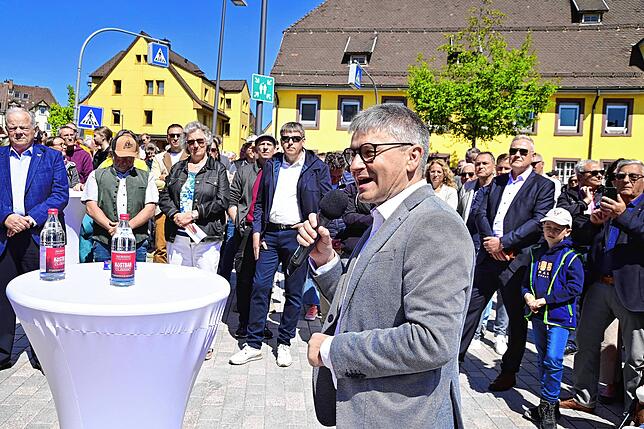 Bild 32: Tausende feiern St. Georgens neue Stadtmitte