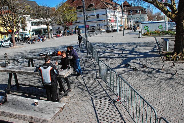 Motorradfahrer aus dem süddeutschen Raum unternehmen normalerweise gerne einen Ausflug nach Überlingen an die Uferpromenade, die ...