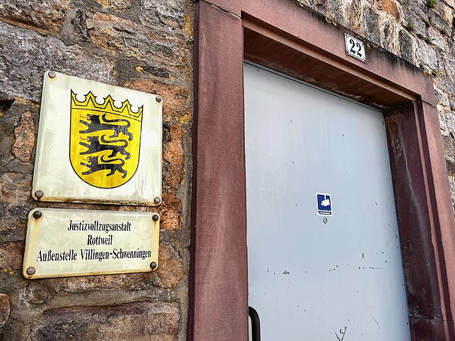 Die JVA Villingen ist eine von drei Außenstellen, die zur JVA in Rottweil gehören. Die anderen Außenstellen sind in Hechingen und ...