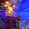 Wenn Papa und Sohn mit dem Feuer spielen: Wie das Archivbild zeigt, war Sohn Noah schon 2017 mit Feuereifer bei der Sache, als er unter ...