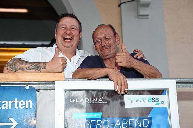 Bild 28: Seenachtfest 2024: Party auf dem Festgelände. Hier sorgen DJs und Bands für Stimmung bei den Gästen