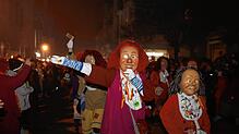 Ausgelassenes Treiben: Mit dem Butzenlauf, hier 2023, beginnt in Konstanz die hohe Zeit der Fasnacht. Doch die Stimmen werden lauter, ...