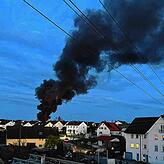 Die Rauchsäule des Brandes auf dem Campingplatz war weithin zu sehen.