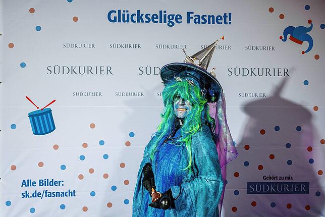 Bild 10: Die Narren im Konzil an der SÜDKURIER-VIP-Wand (Teil 3)