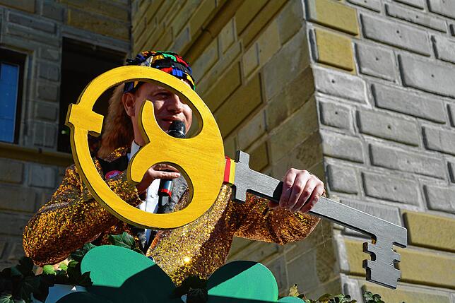 Eine Schlüsselrolle mit Durchblick? Noch ist der OB in Amt und Würden und strotzt vor Selbstbewusstsein. Bild: Sylvia Floetemeyer
