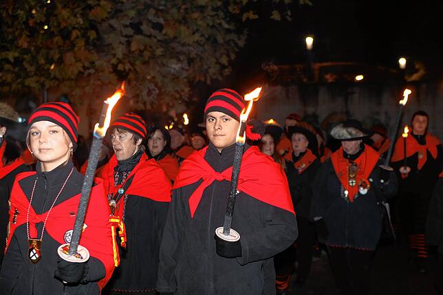 Bild 14: Dem Wasser entstiegen &ndash; Seegeister starten in die Fasnacht. Alle Foto gibt es hier