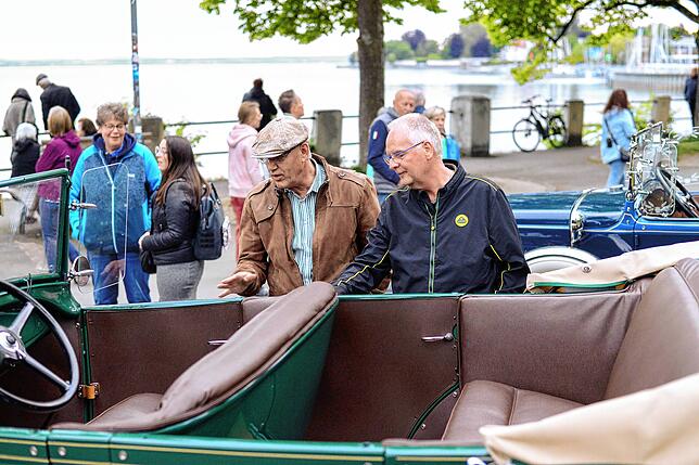 Bild 32: Oldtimerparade in Friedrichshafen lockt zahlreiche Zuschauer – exklusive Bilder!